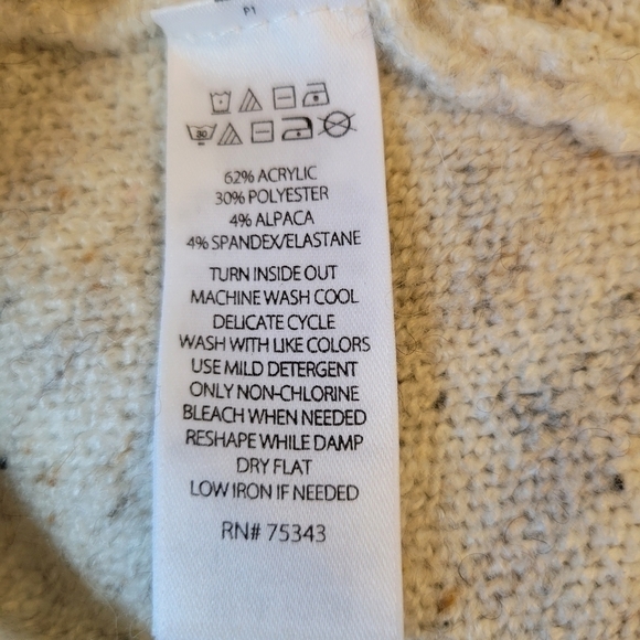 YES LOLA confetti turtleneck sweater.   Oversized, warm and snuggly.  Size is M - Picture 8 of 8